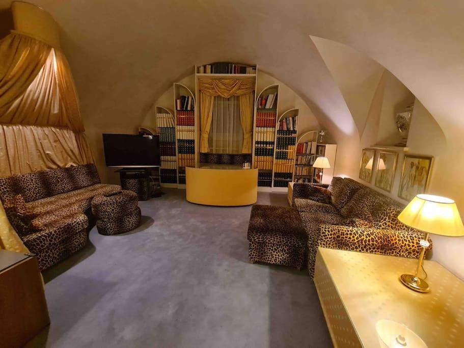 Domus Aurea Lägenhet Bolzano Exteriör bild